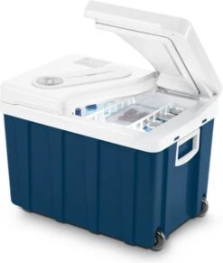 Mobicool MQ40W Thermo-elektrische Koelbox - 39 Liter - 12V / 230V - Blauw 11 Mobicool MQ40W Thermo-elektrische Koelbox - 39 Liter - 12V / 230V - Blauw -Buitenkampeer Winkel 1018x1200 2